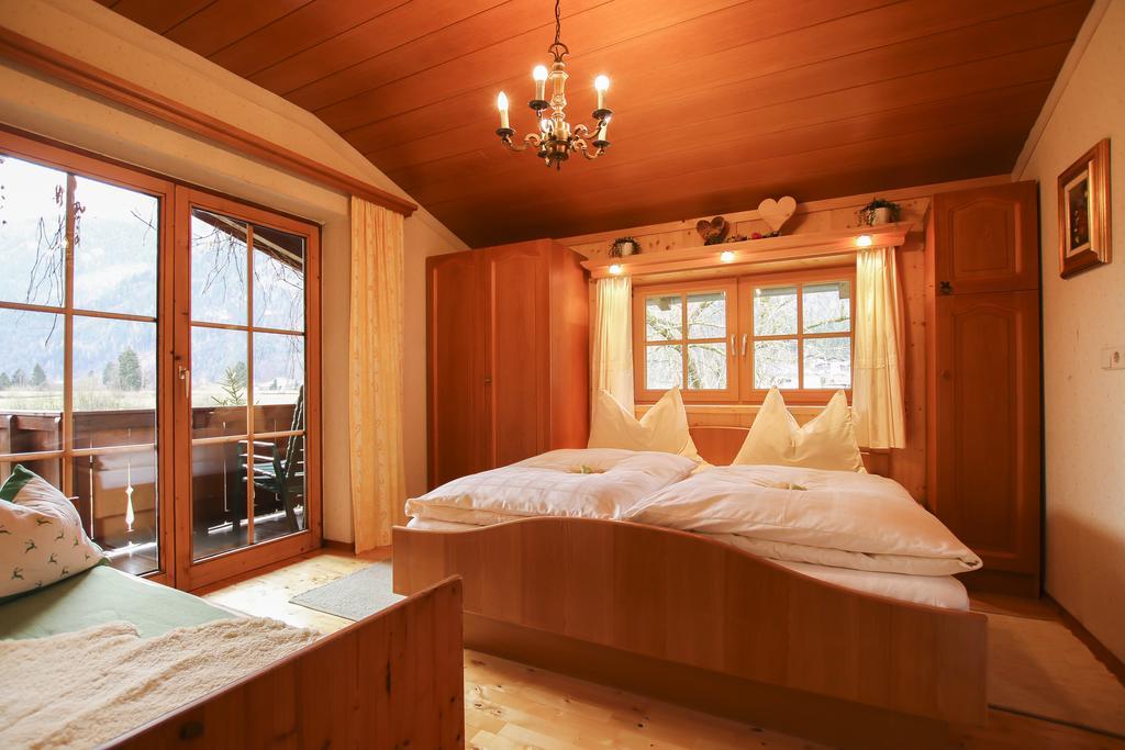 Haus Hohenwarter Hotel Лофер Стая снимка