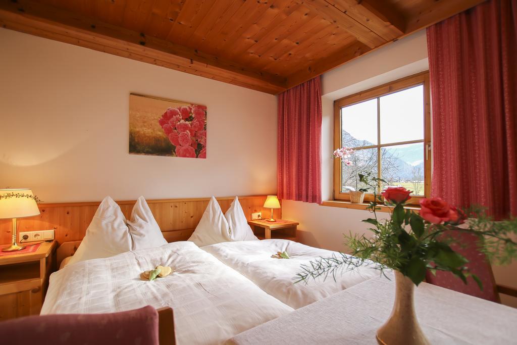 Haus Hohenwarter Hotel Лофер Екстериор снимка